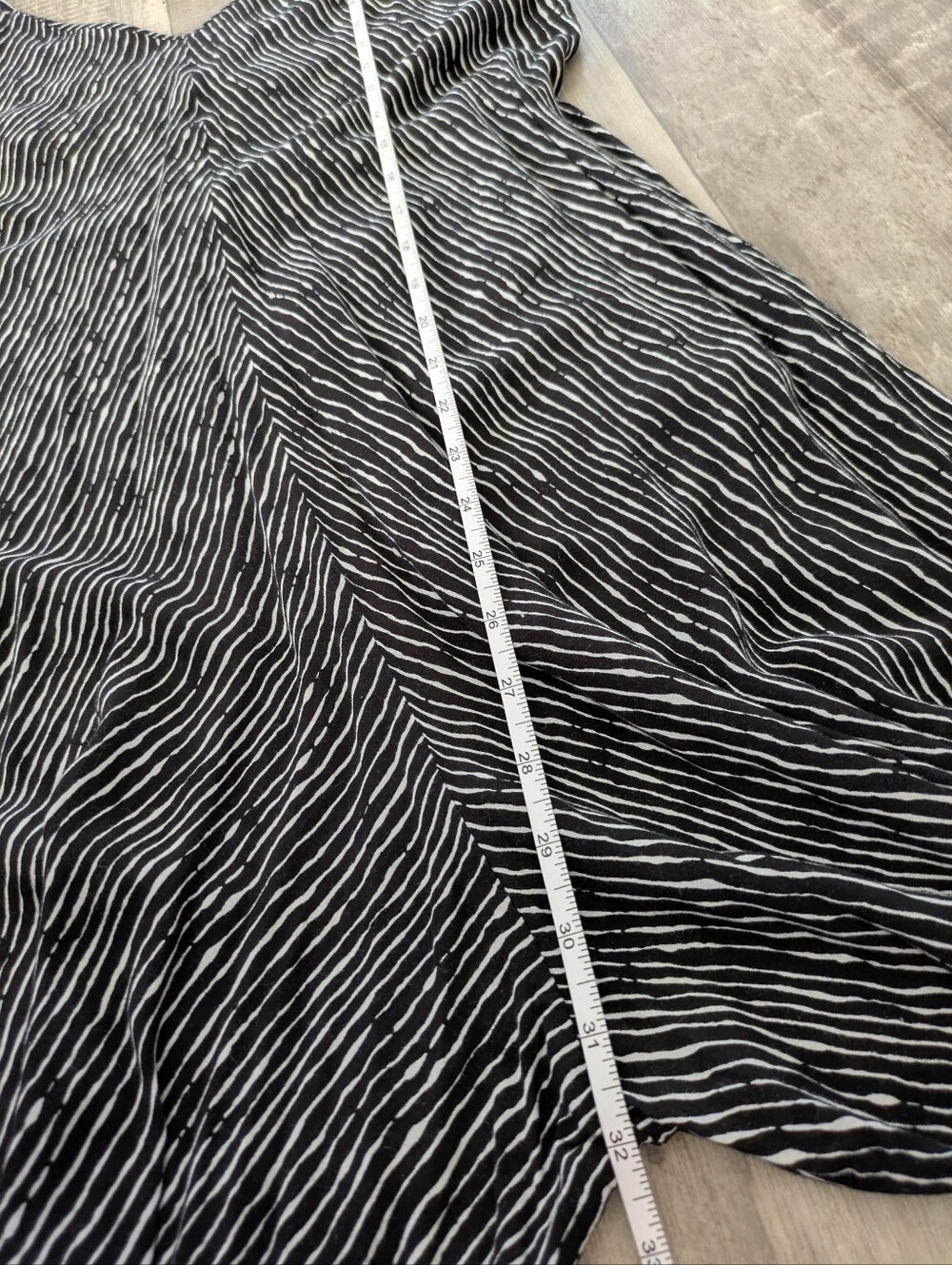Women's Romper Jumpsuit Size Small Black & White Striped Sleeveless - Picture 5 of 6